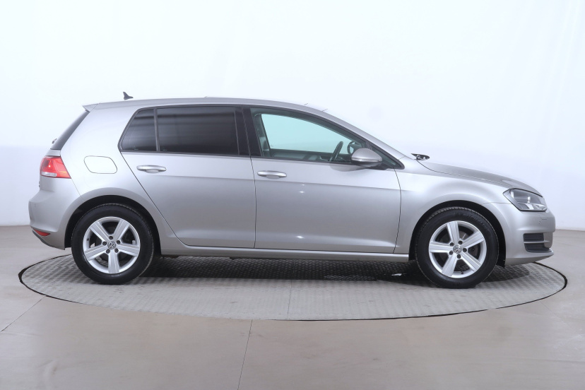 Volkswagen Golf, 2016