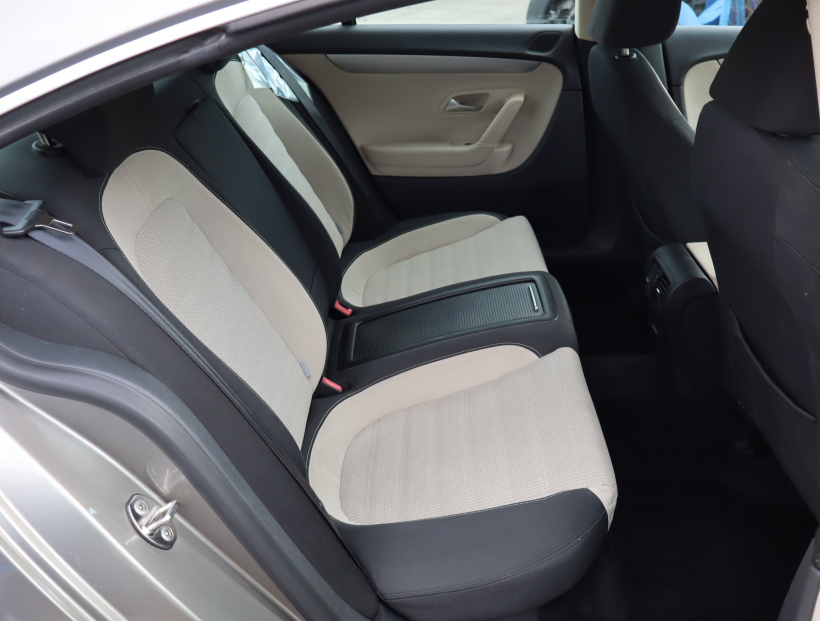Volkswagen Passat CC, 2009