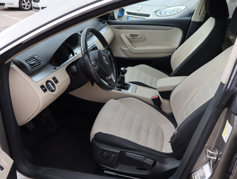 Volkswagen Passat CC, 2009