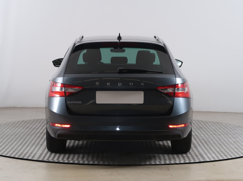 Škoda Superb, 2021