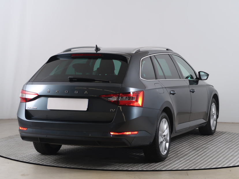 Škoda Superb, 2021