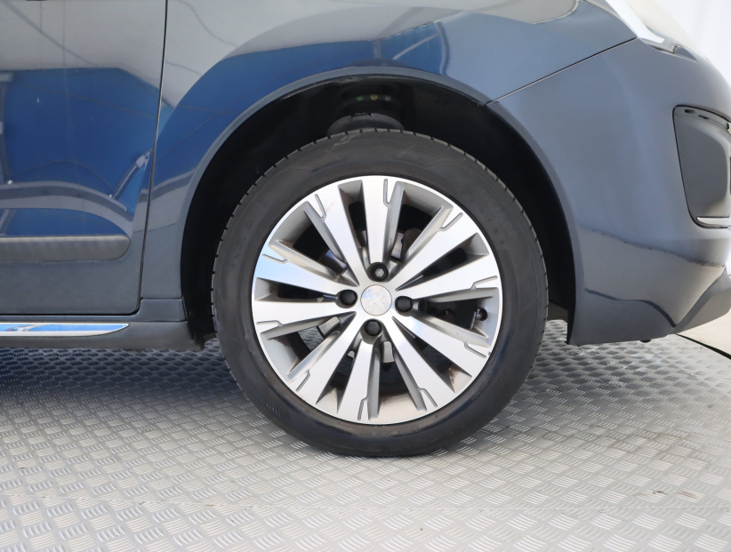 Peugeot 3008, 2015
