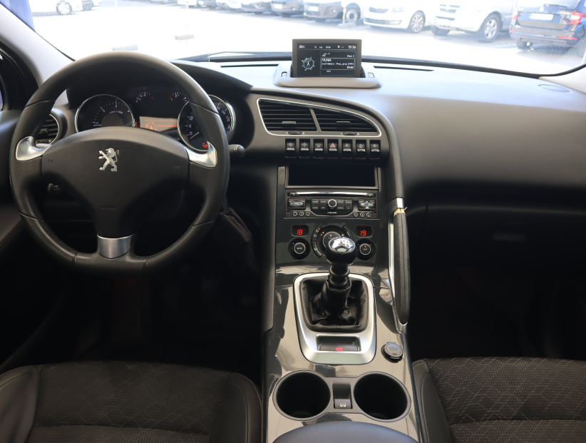 Peugeot 3008, 2015