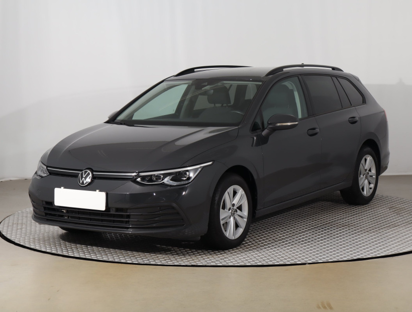 Volkswagen Golf, 2024