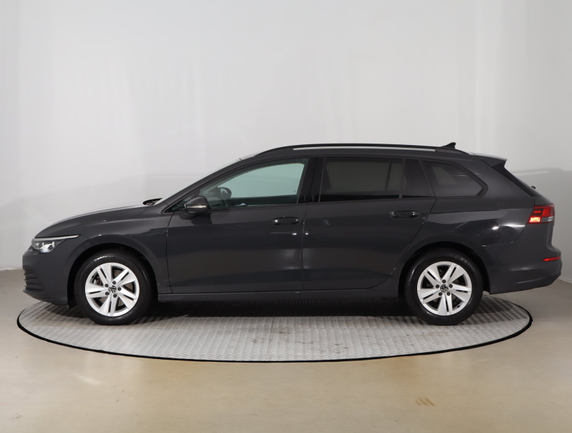 Volkswagen Golf, 2024