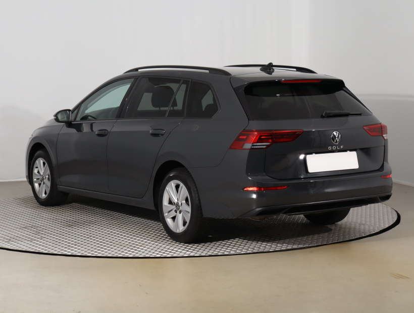 Volkswagen Golf, 2024
