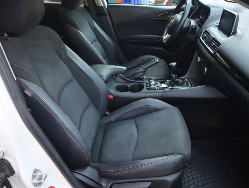 Mazda 3, 2016