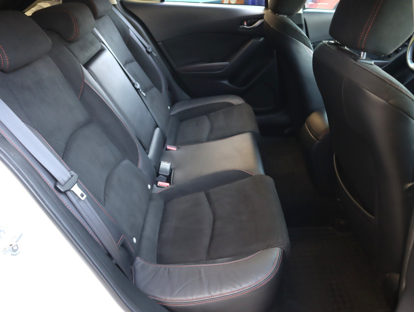 Mazda 3, 2016