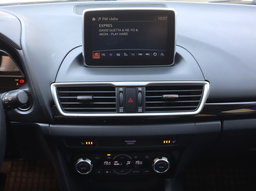 Mazda 3, 2016