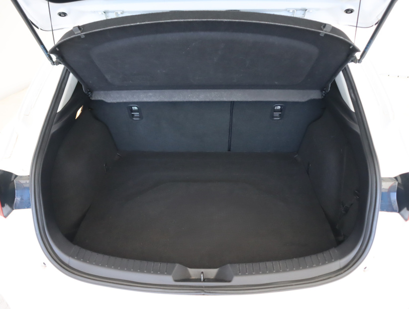 Mazda 3, 2016