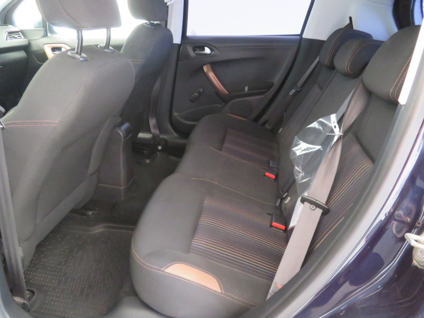 Peugeot 208, 2013