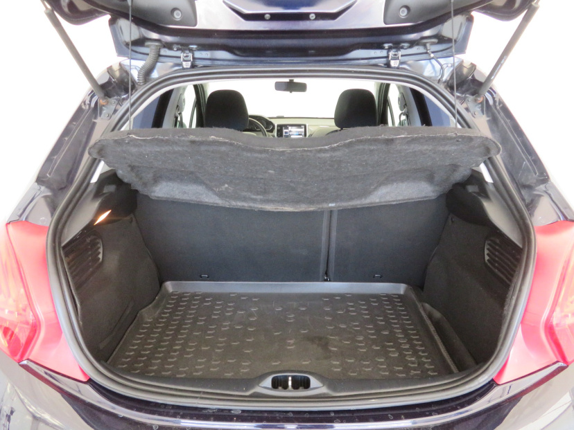 Peugeot 208, 2013