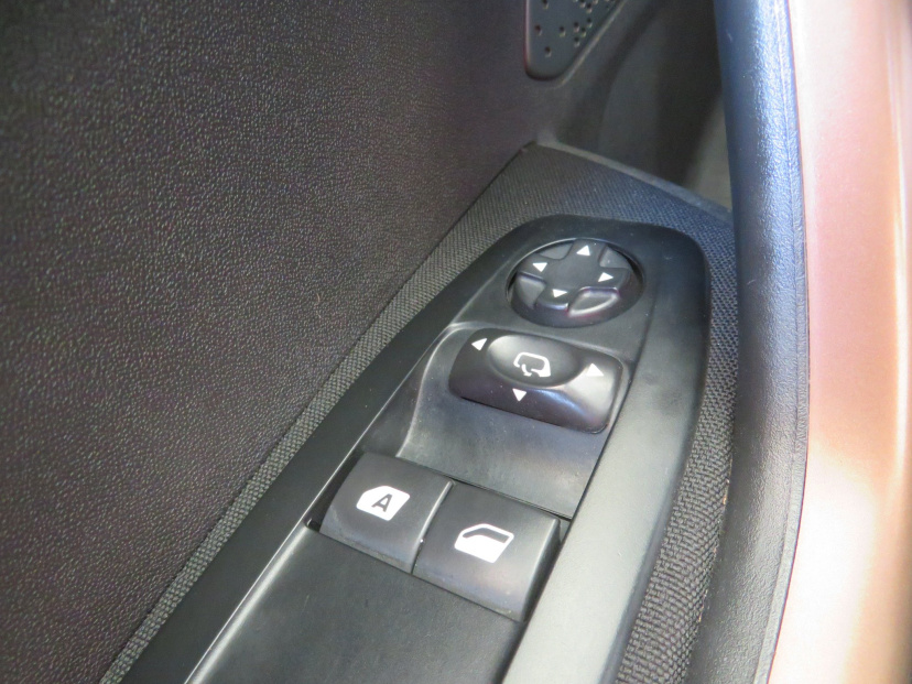 Peugeot 208, 2013