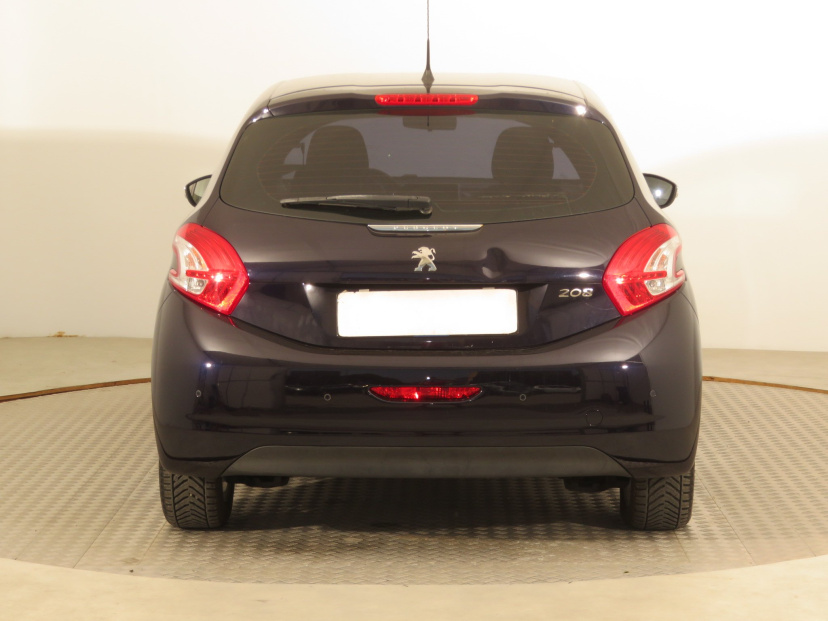 Peugeot 208, 2013