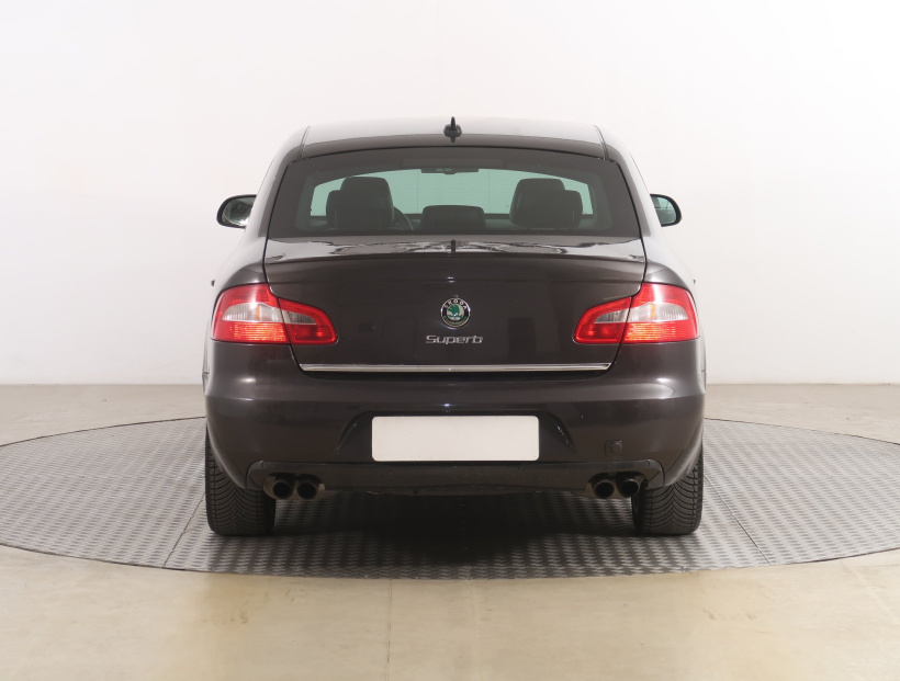 Škoda Superb, 2010