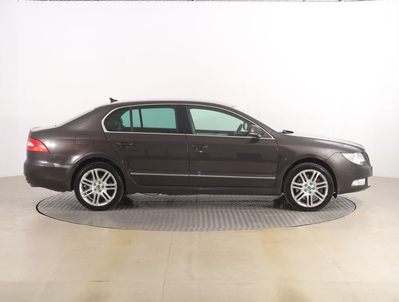 Škoda Superb, 2010