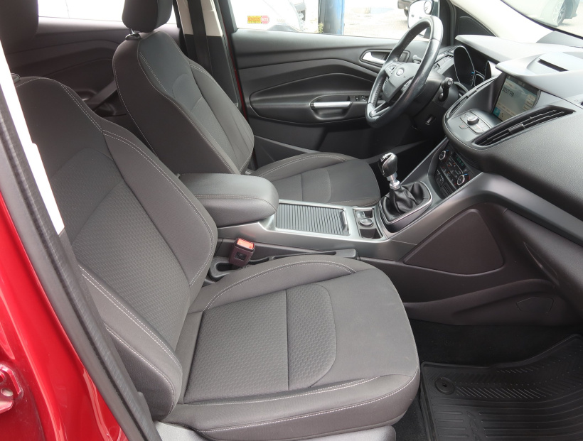 Ford Kuga, 2019