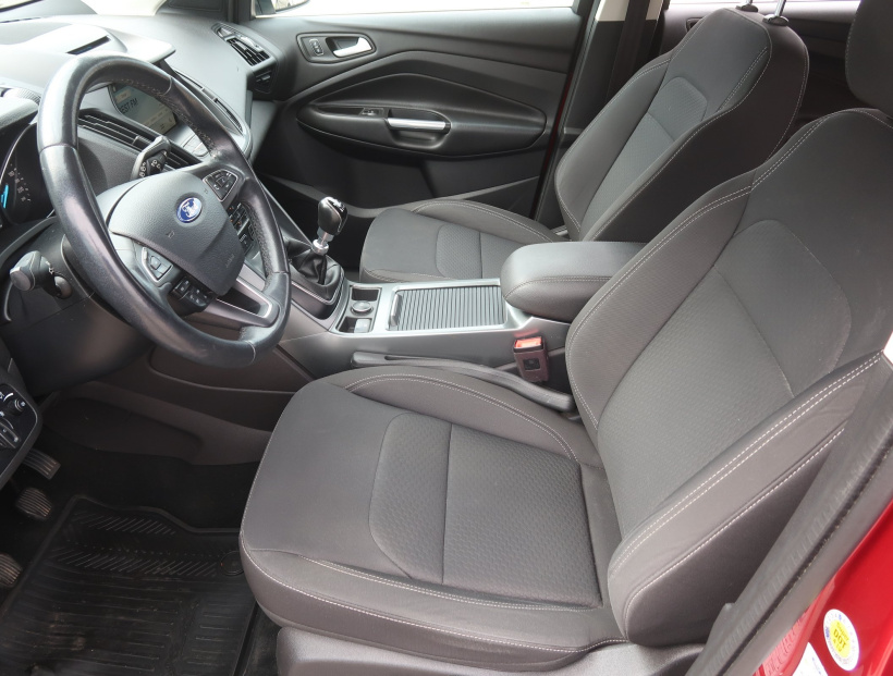 Ford Kuga, 2019
