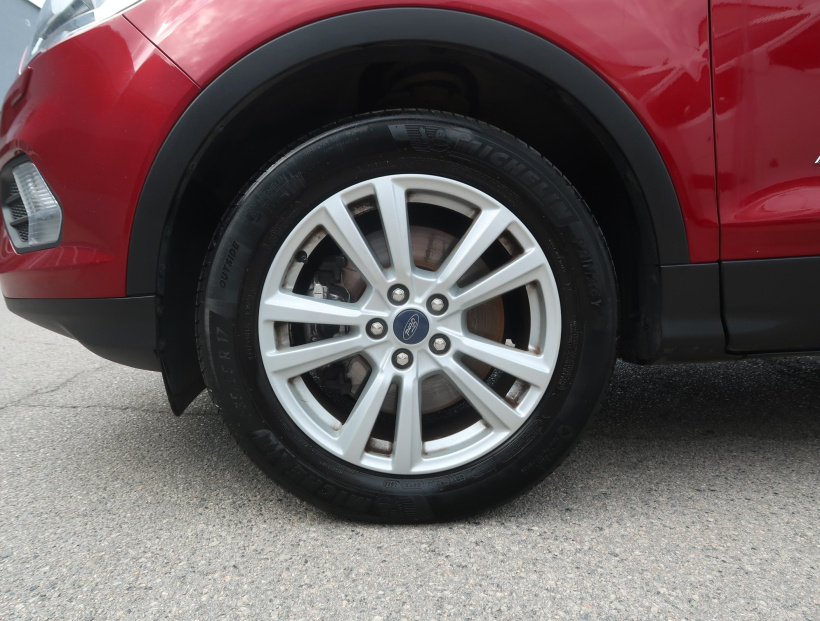 Ford Kuga, 2019