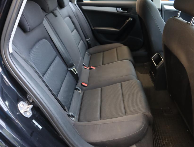 Audi A4, 2015