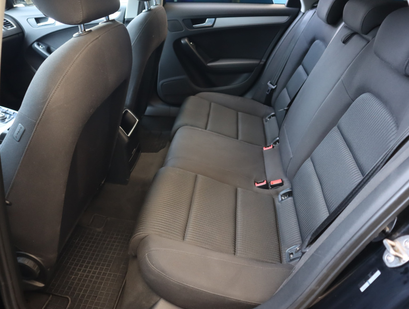 Audi A4, 2015