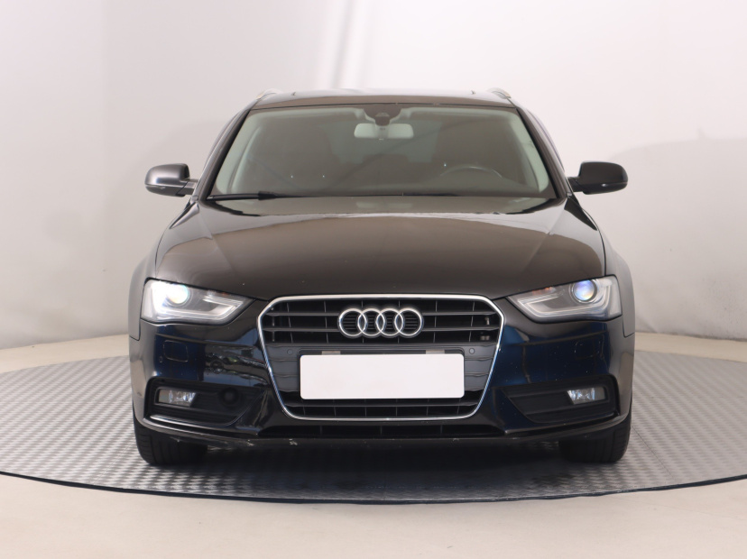 Audi A4, 2015