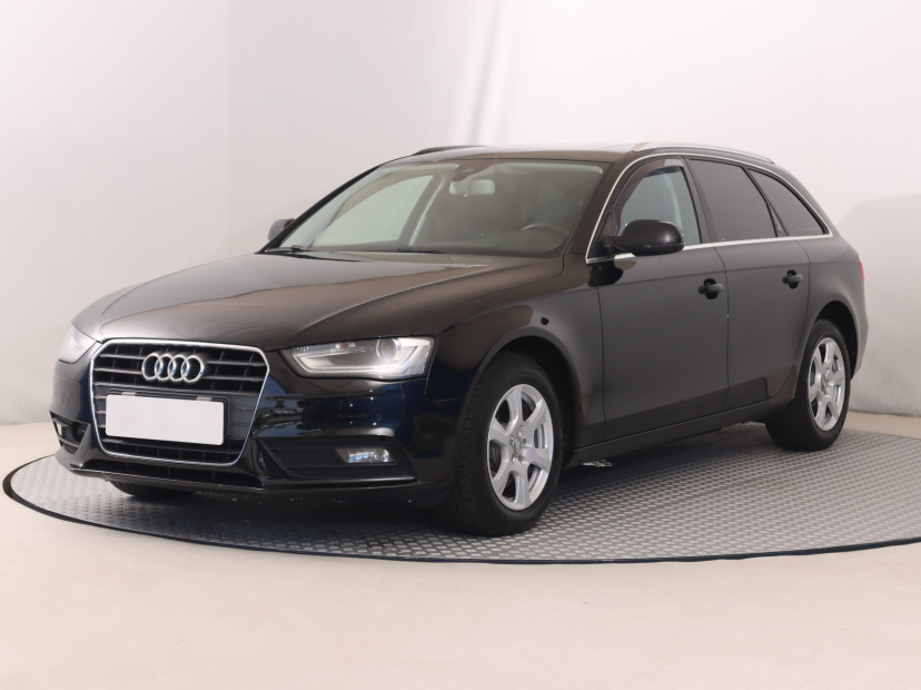Audi A4, 2015