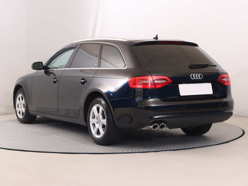 Audi A4, 2015