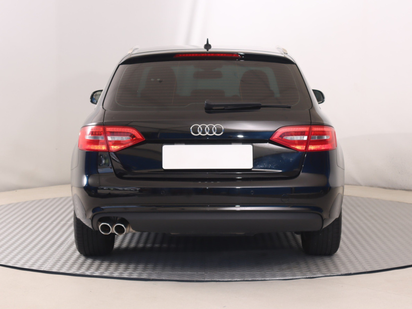 Audi A4, 2015