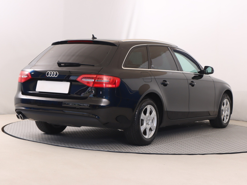 Audi A4, 2015
