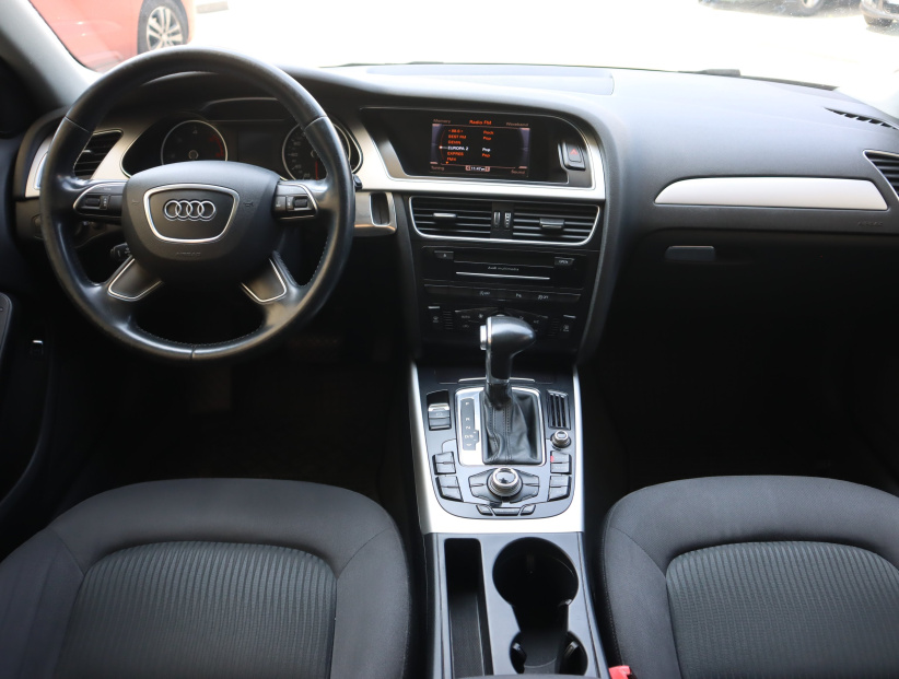 Audi A4, 2015