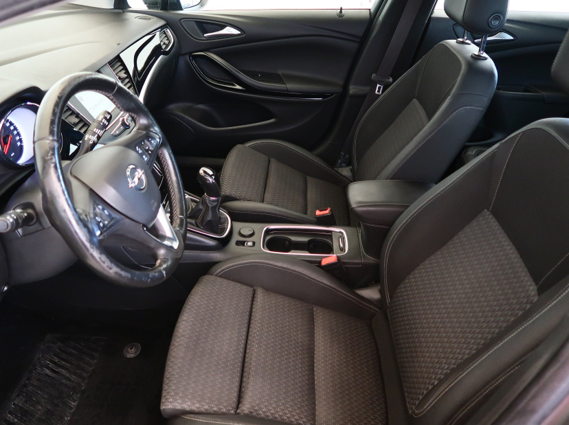 Opel Astra, 2019