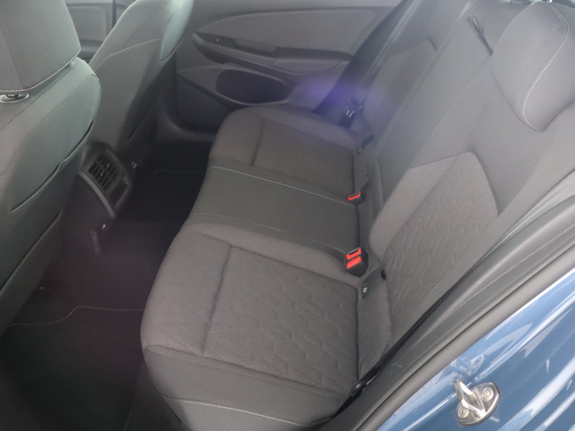 Volkswagen Golf, 2025