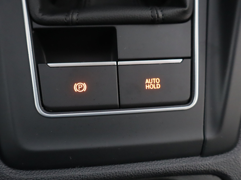 Volkswagen Golf, 2025