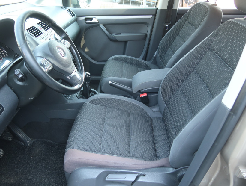 Volkswagen Touran, 2013