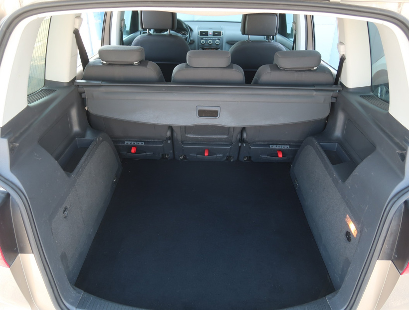 Volkswagen Touran, 2013