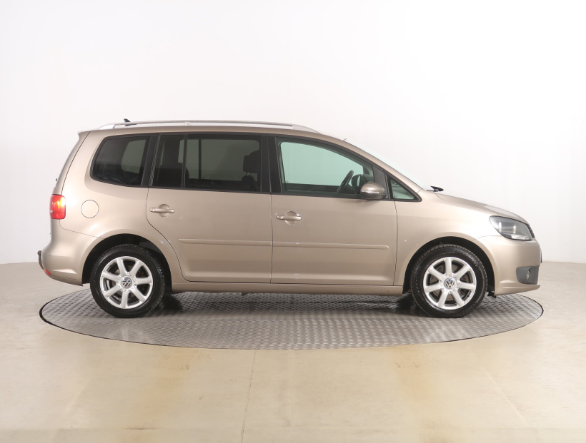 Volkswagen Touran, 2013
