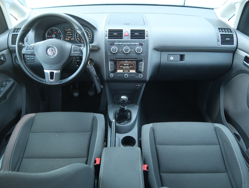 Volkswagen Touran, 2013