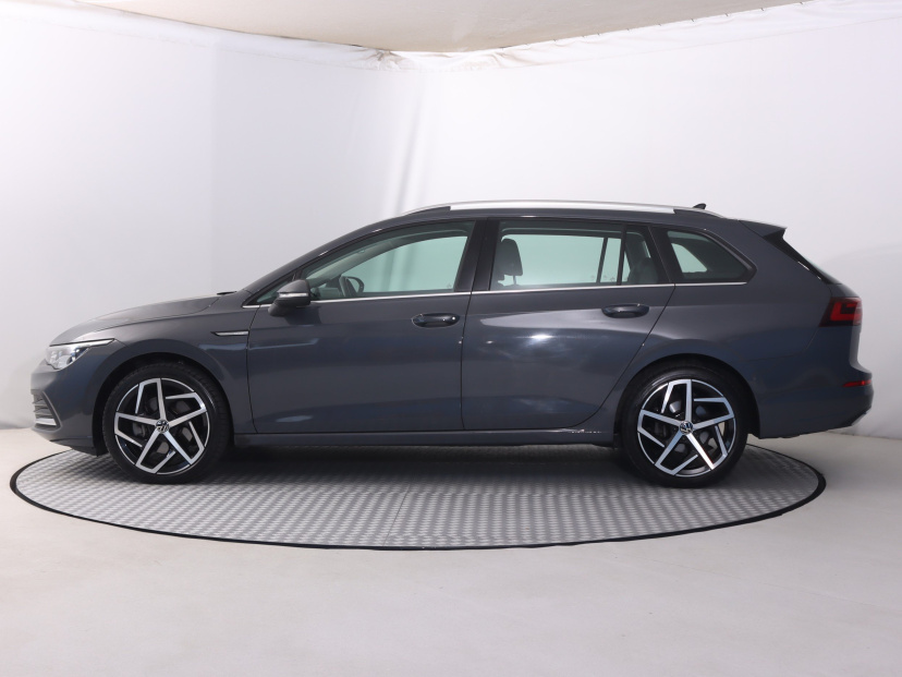 Volkswagen Golf, 2024