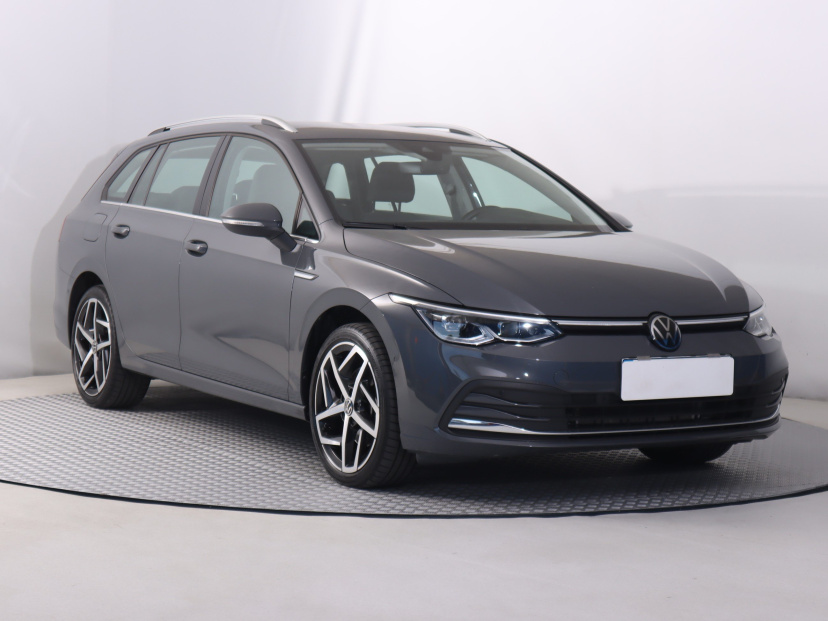 Volkswagen Golf, 2024