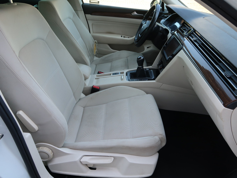 Volkswagen Passat, 2015