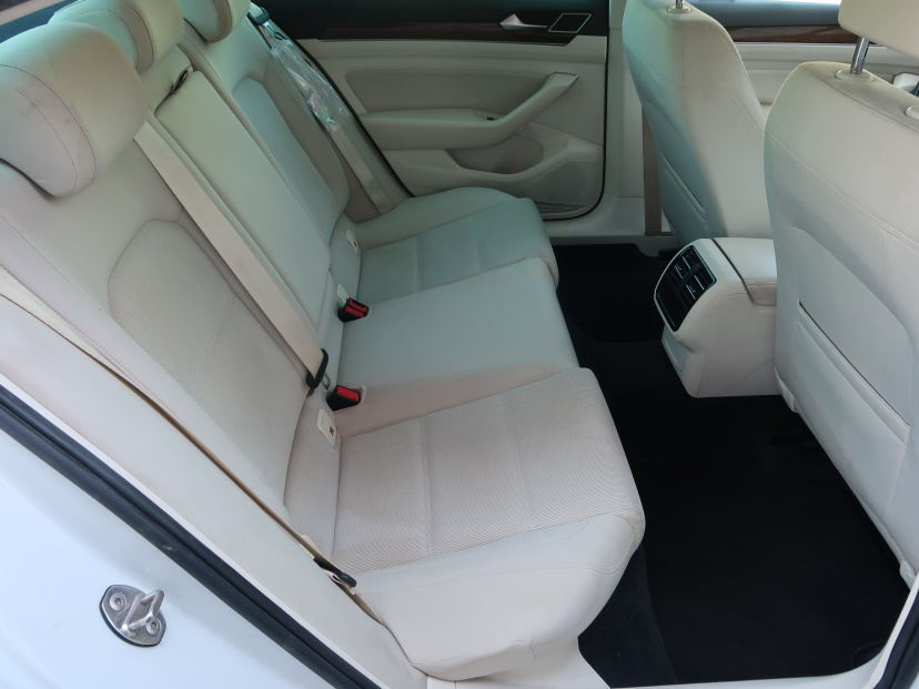 Volkswagen Passat, 2015