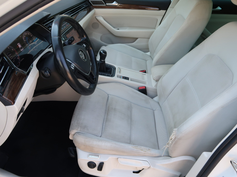 Volkswagen Passat, 2015