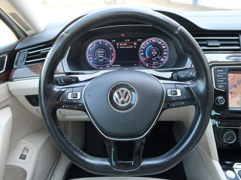 Volkswagen Passat, 2015