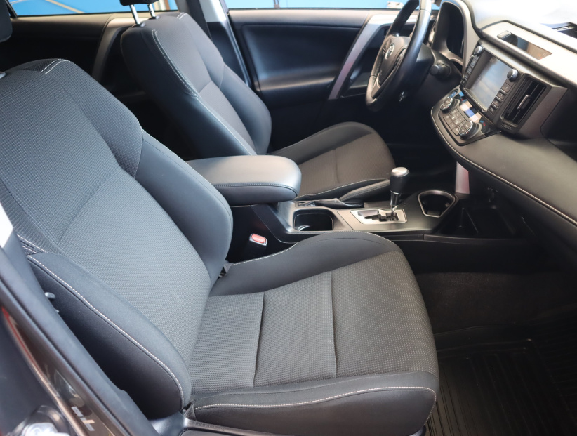 Toyota RAV 4, 2016