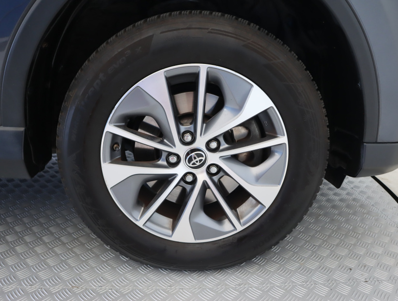 Toyota RAV 4, 2016