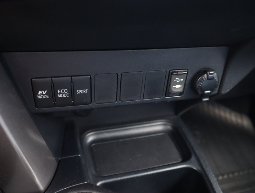 Toyota RAV 4, 2016