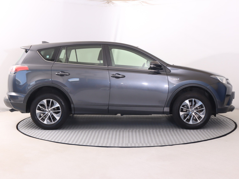 Toyota RAV 4, 2016