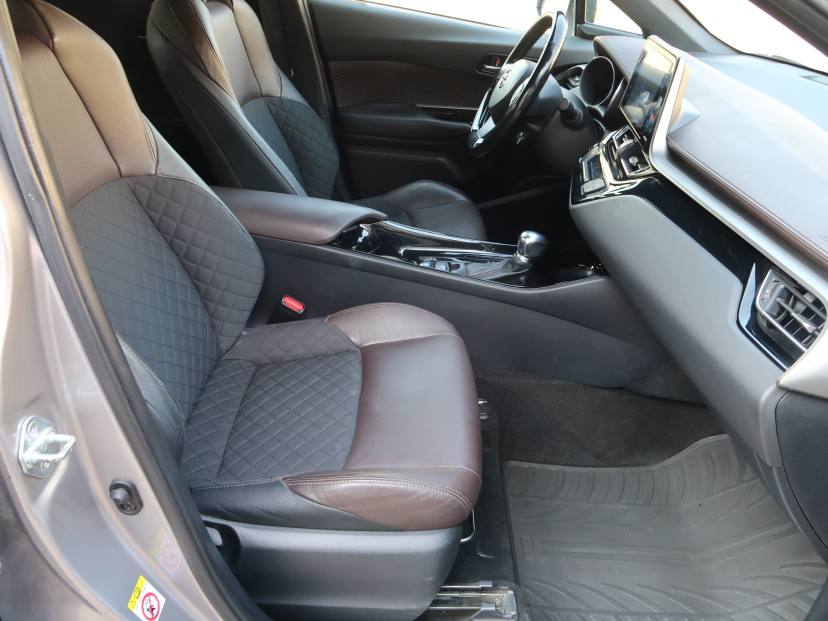 Toyota C-HR, 2017