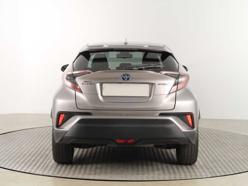 Toyota C-HR, 2017